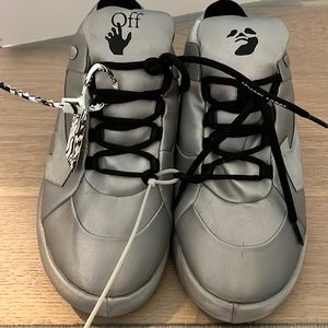 Off-White house shoes!